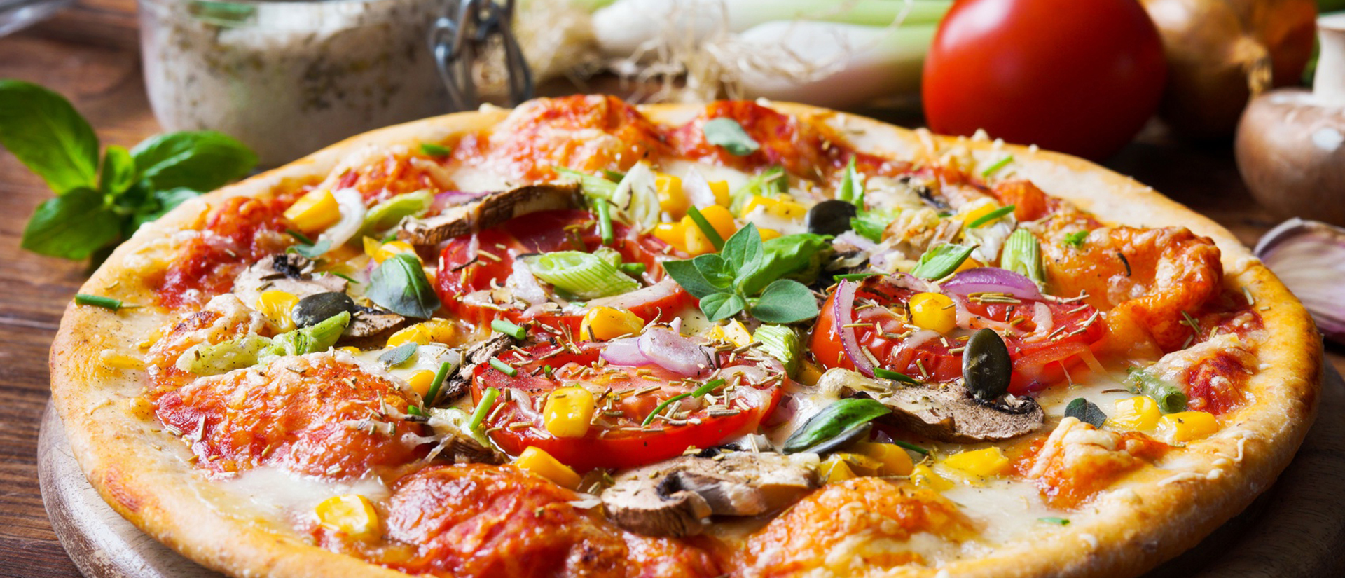 Vegetarische Pizza mit Gemse und Krutern